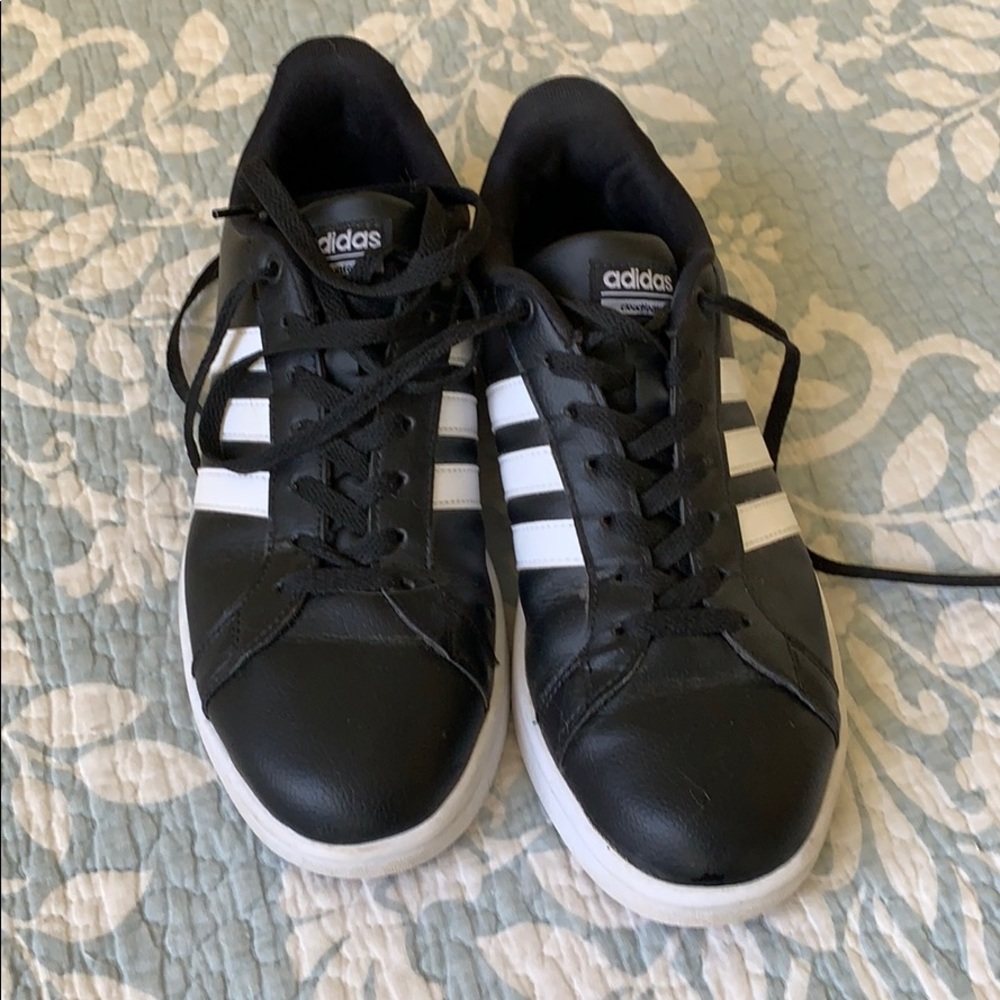 Adidas classic cloud foam sneakers EUC